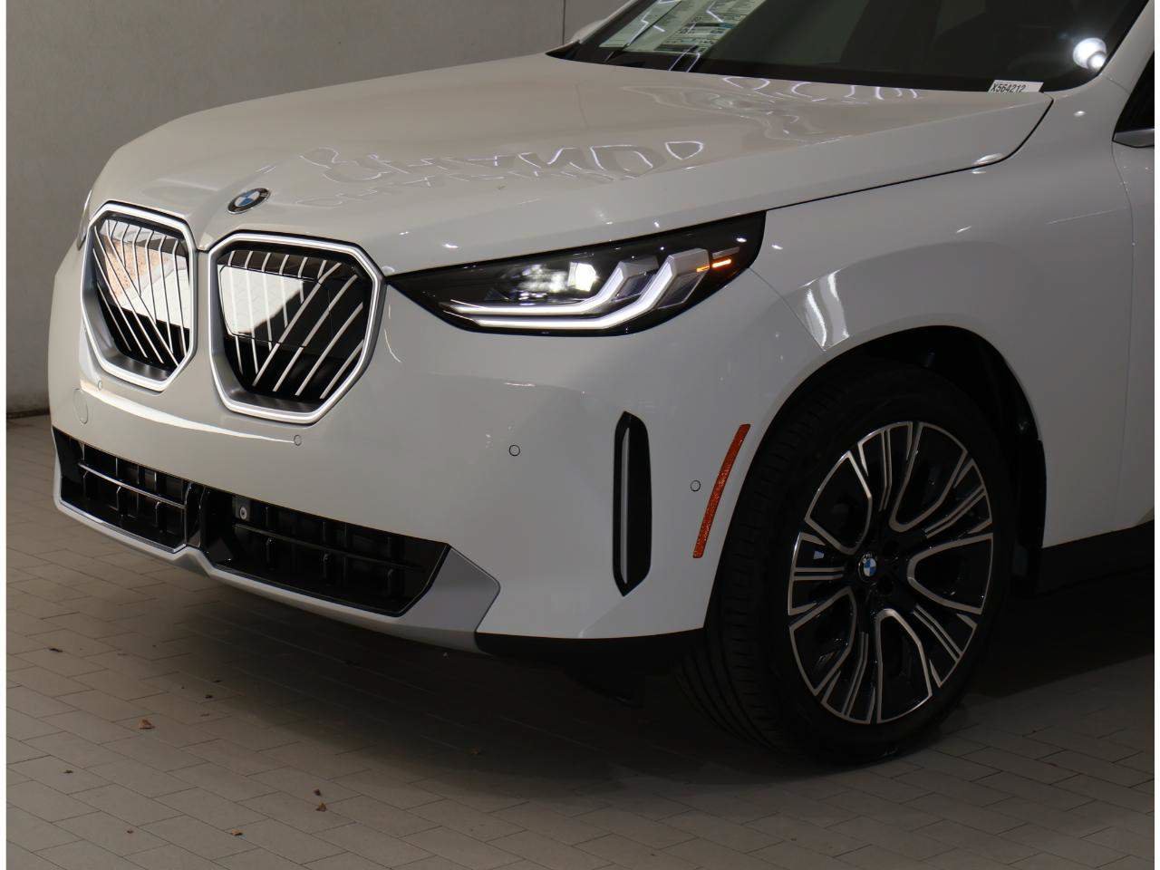 Used 2026 BMW X3 xDrive30i w/ Convenience Package AWD/4WD image 2