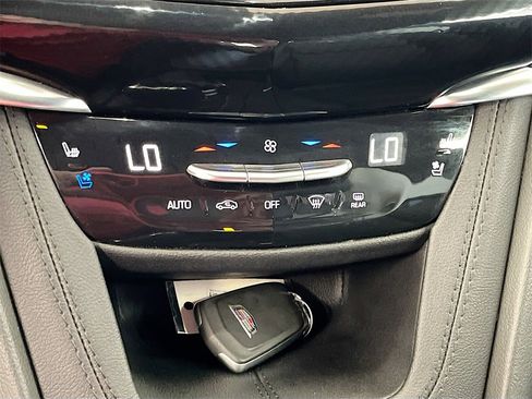 Used 2024 Cadillac XT6 Sport w/ LPO, ONYX Package image 16