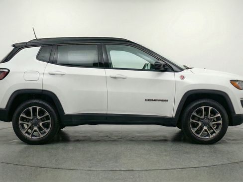 Used 2025 Jeep Compass Trailhawk AWD/4WD image 11