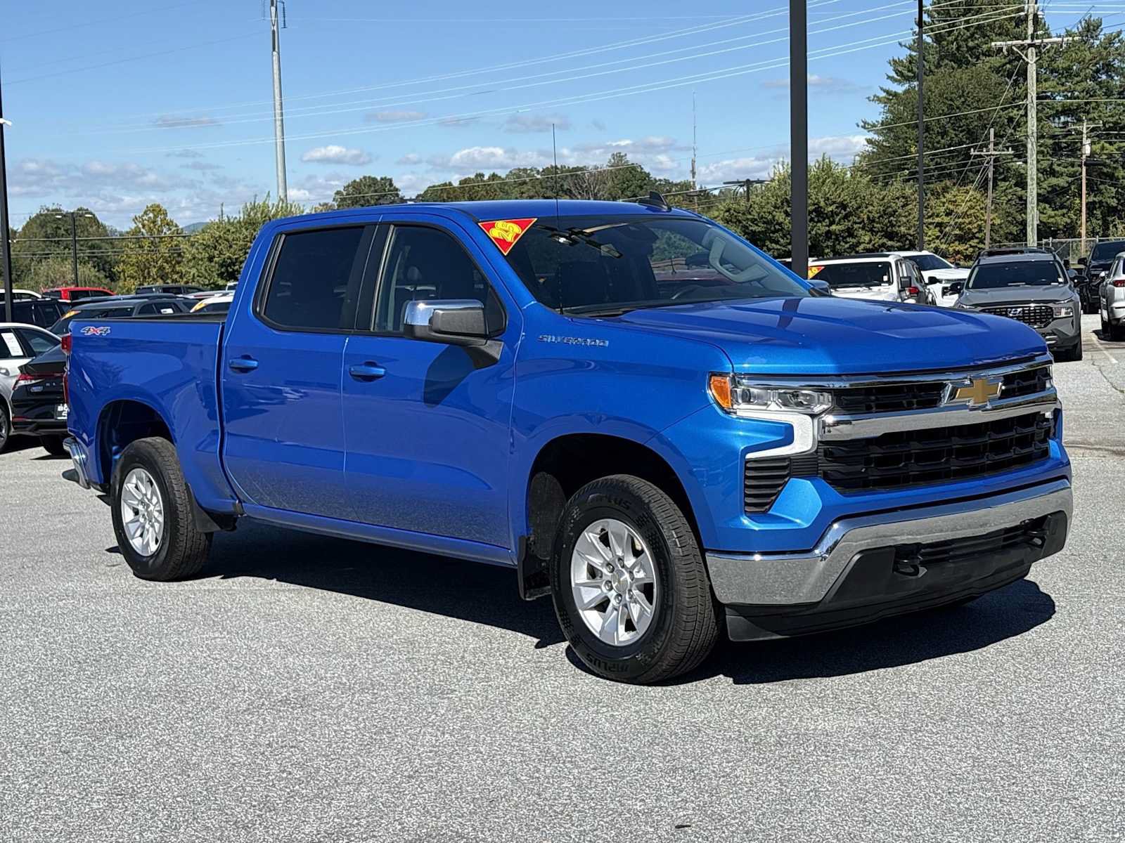 Used 2025 Chevrolet Silverado 1500 LT AWD/4WD image 4
