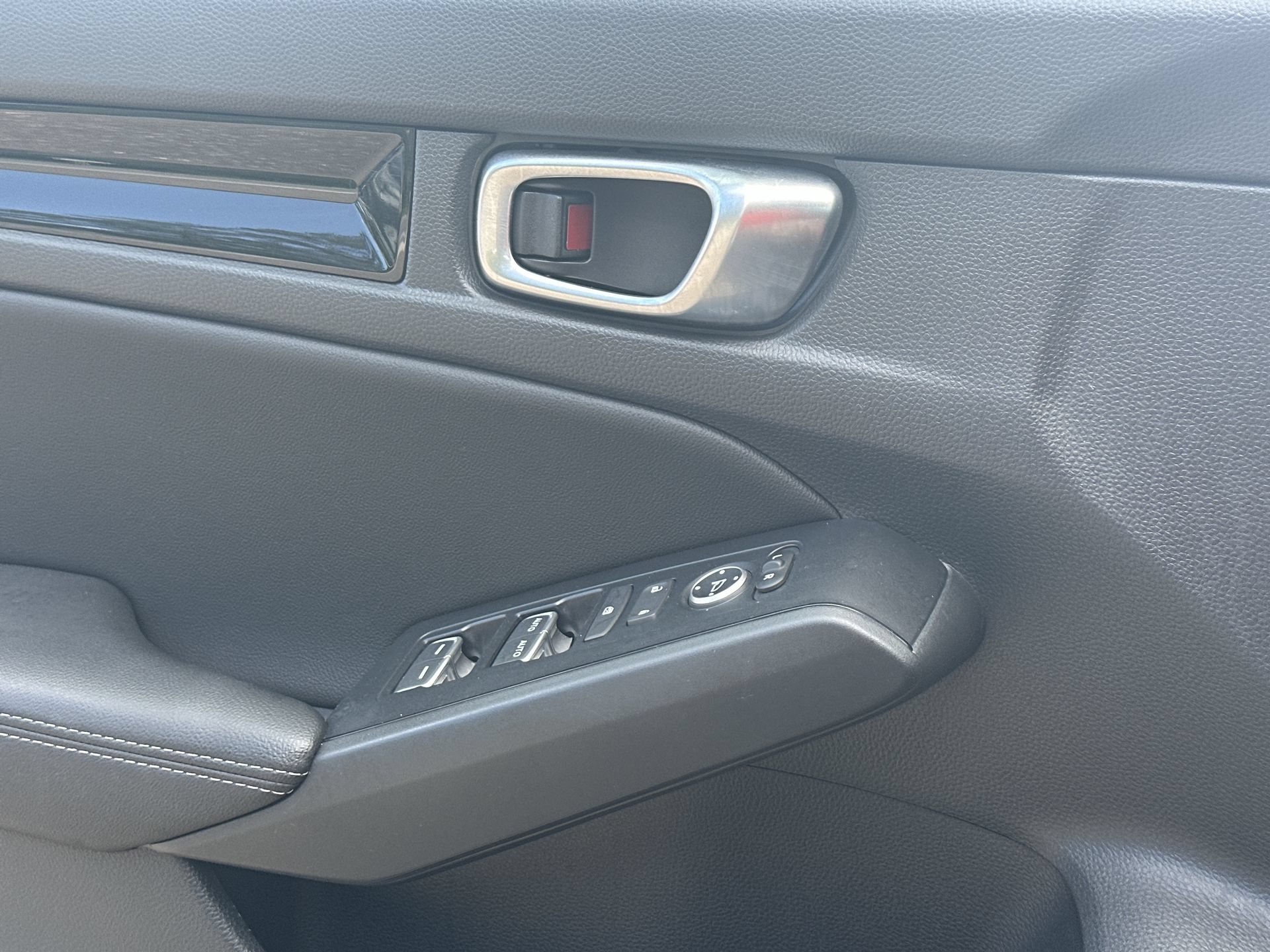 Used 2024 Honda Civic EX-L image 30