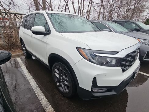 Used 2023 Honda Passport EX-L image 2