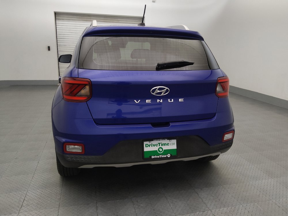 Used 2023 Hyundai Venue SEL FWD image 6