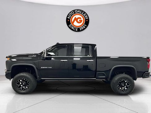 Used 2021 Chevrolet Silverado 2500 High Country w/ Safety Package II AWD/4WD image 2
