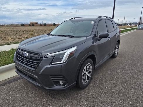 Used 2024 Subaru Forester Premium image 1