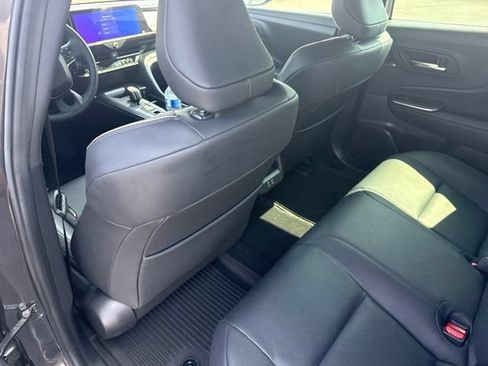 Used 2023 Toyota Crown AWD/4WD image 20