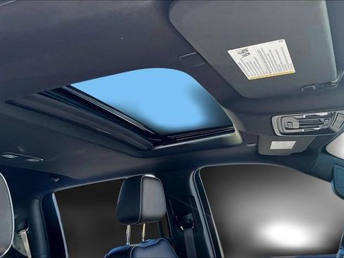 Used 2025 GMC Sierra 3500 Denali w/ Denali Reserve Package image 28