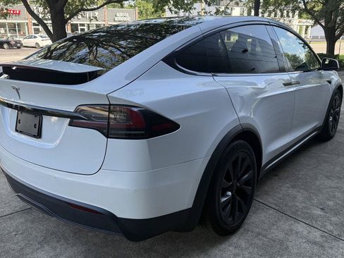 Used 2022 Tesla Model X AWD/4WD image 10