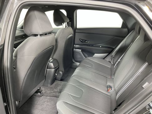 Used 2025 Hyundai Elantra Sport image 13