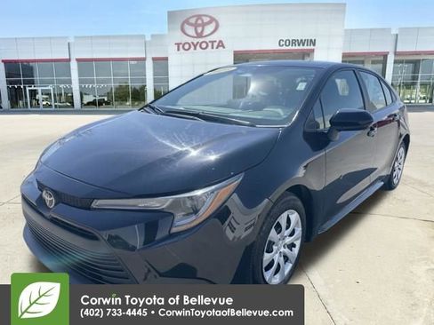 Used 2023 Toyota Corolla LE image 7