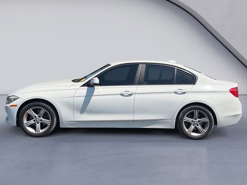 Used 2015 BMW 320i Sedan RWD image 2