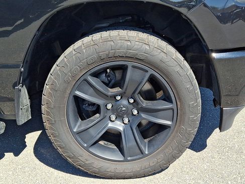 Used 2022 RAM 1500 Big Horn w/ Night Edition AWD/4WD image 7