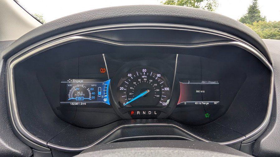 Used 2015 Ford Fusion Energi Titanium w/ Driver Assist Package FWD image 16