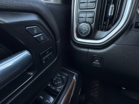 Used 2022 Chevrolet Silverado 3500 High Country w/ Technology Package AWD/4WD image 16