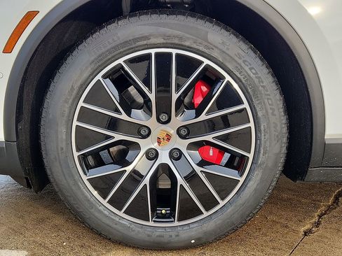 New 2026 Porsche Macan 4S Electric image 8