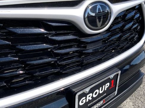 Certified 2024 Toyota Highlander LE image 29