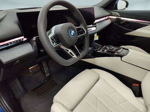 New 2026 BMW 550e xDrive w/ Executive Package image 4
