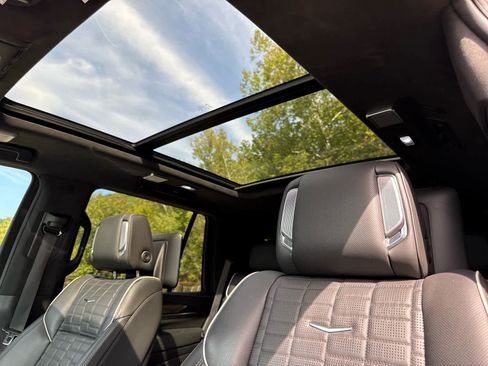 Used 2023 Cadillac Escalade Sport Platinum w/ LPO, ONYX Package image 20