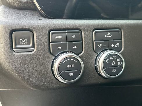 Used 2024 GMC Sierra 1500 Elevation image 23