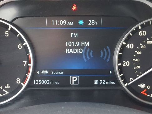 Used 2019 Nissan Murano S image 19