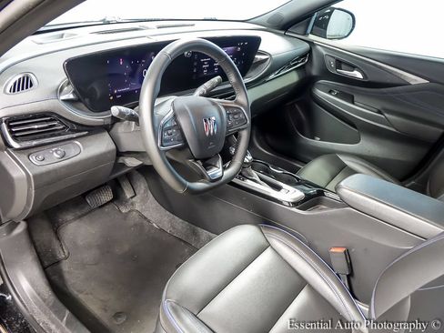 Used 2024 Buick Envista Sport Touring w/ Advanced Safety Package FWD image 10