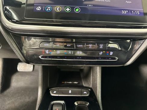 Used 2022 Chevrolet Bolt EUV LT w/ Convenience Package image 23