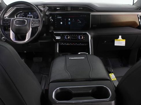 Used 2025 GMC Sierra 3500 Denali w/ Denali Reserve Package image 13