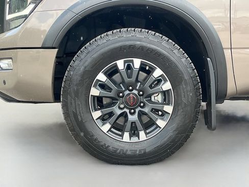 Used 2024 Nissan Titan PRO-4X w/ Pro-4x Convenience Package AWD/4WD image 33