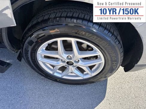 Used 2023 Ford Edge SEL image 12