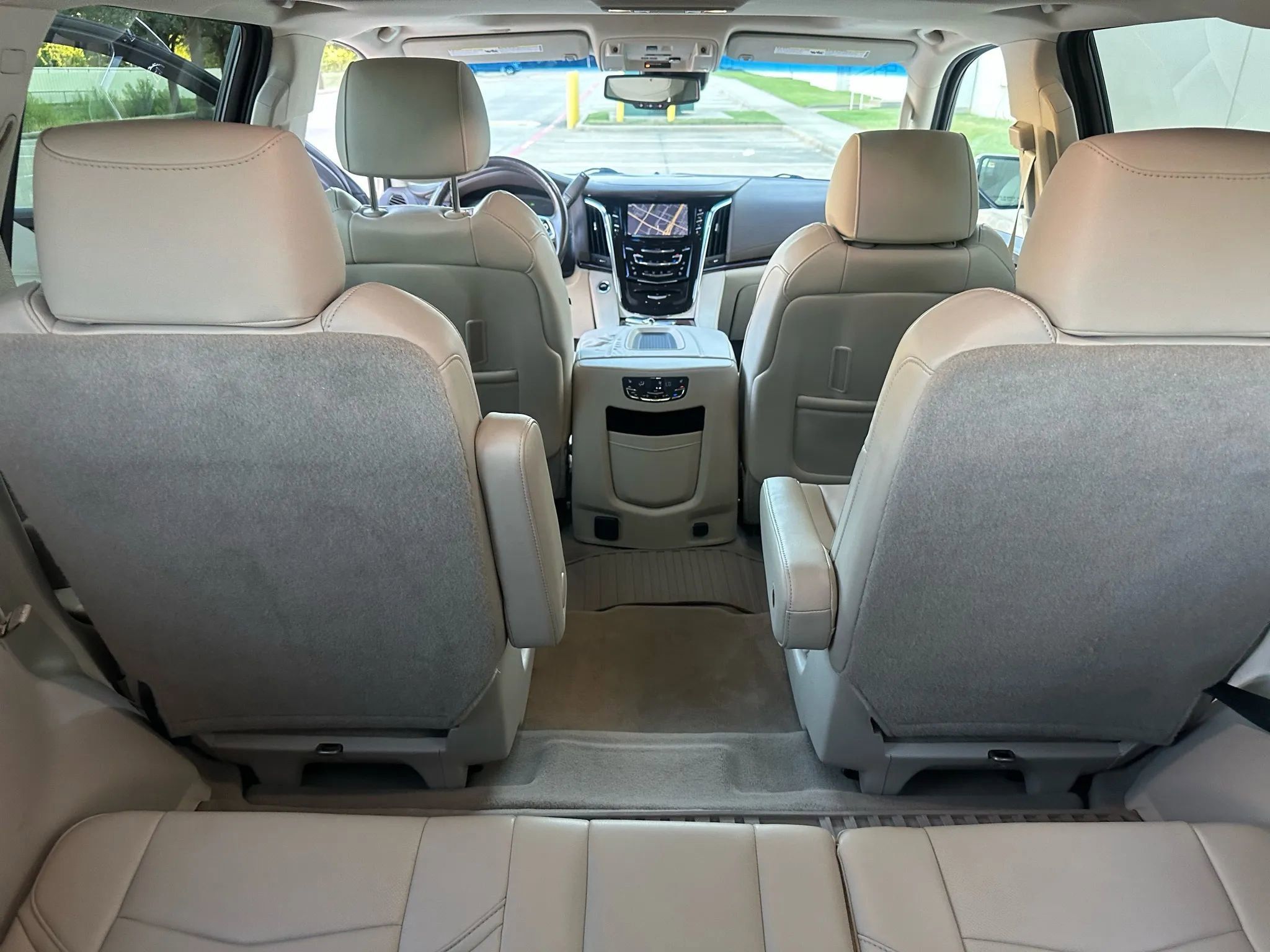 Used 2015 Cadillac Escalade Luxury AWD/4WD image 23