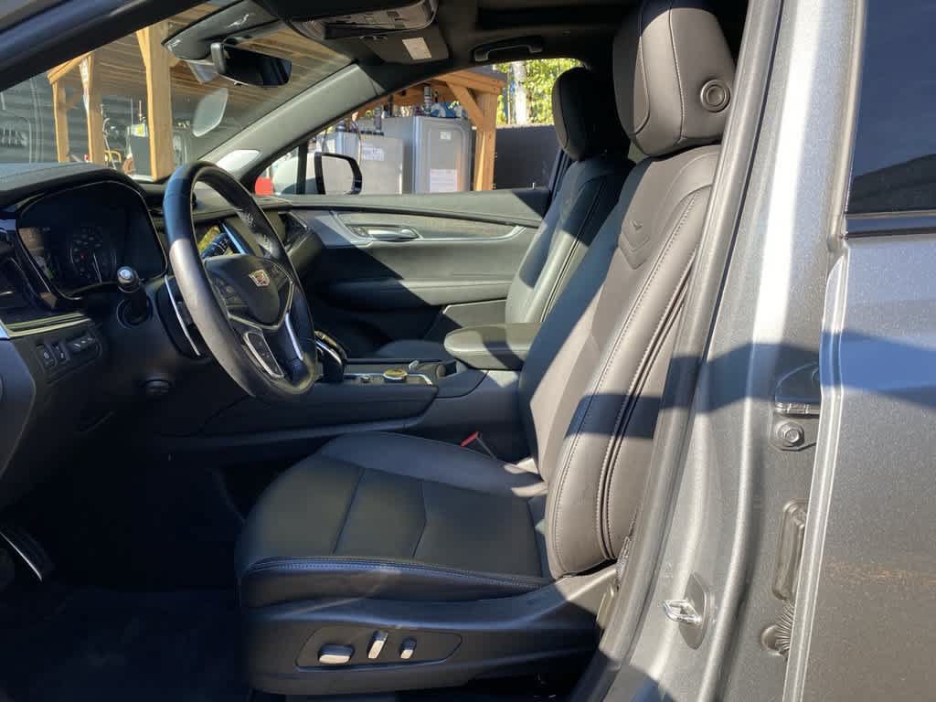Used 2023 Cadillac XT5 Sportv w/ Technology Package AWD/4WD image 12