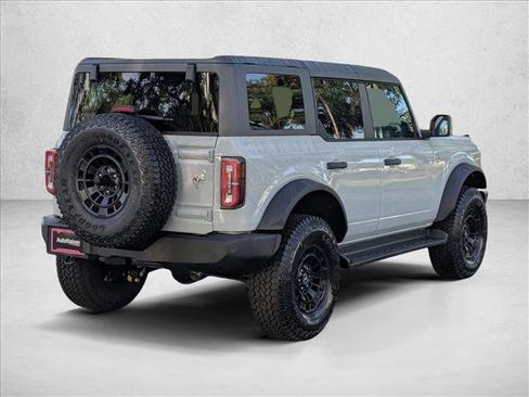 New 2026 Ford Bronco Outer Banks w/ Sasquatch Package AWD/4WD image 2