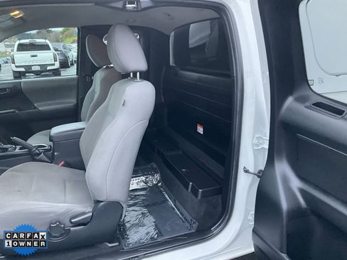 Used 2022 Toyota Tacoma SR image 27