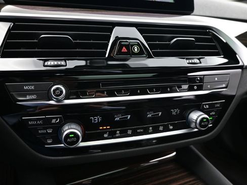 Used 2019 BMW 530i xDrive w/ Convenience Package image 17