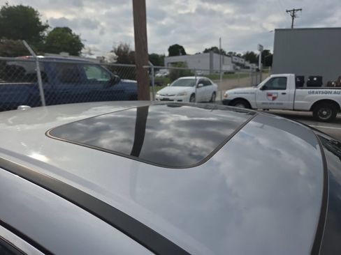 Used 2016 Honda Accord EX-L image 3
