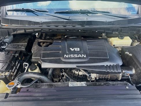 Used 2017 Nissan Titan SL image 32