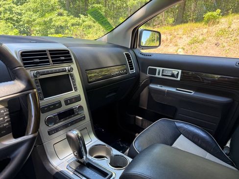 Used 2009 Lincoln MKX AWD image 12