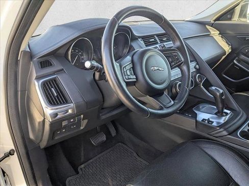 Used 2020 Jaguar E-PACE SE image 10