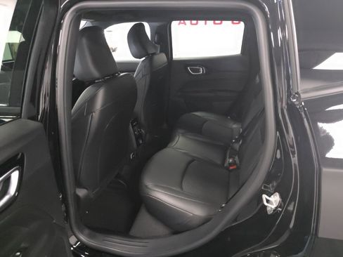 New 2026 Jeep Compass Latitude image 26