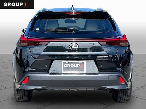 Certified 2025 Lexus UX 300h FWD w/ Accessory Package (Z1) image 5