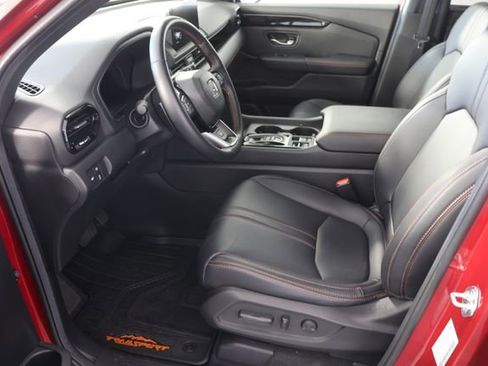 Used 2025 Honda Pilot TrailSport image 20