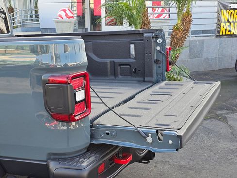 New 2026 Jeep Gladiator Rubicon image 9