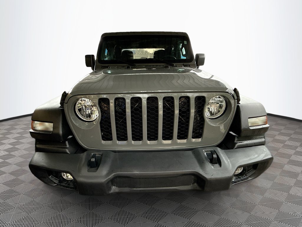 Certified 2021 Jeep Gladiator Sport w/ Trailer Tow Package AWD/4WD image 2