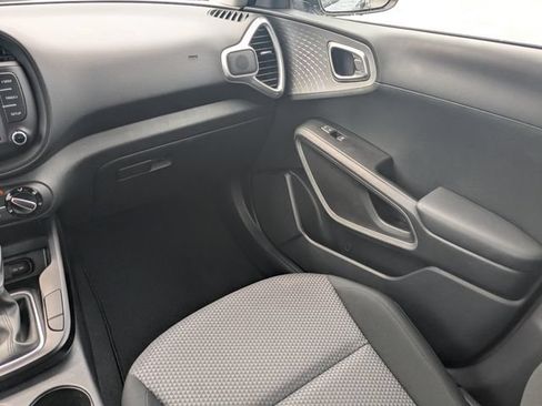Certified 2025 Kia Soul LX w/ LX Technology Package FWD image 15