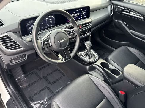 Used 2025 Kia Seltos EX AWD/4WD image 13