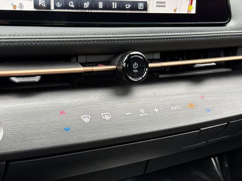 Certified 2023 Nissan Ariya AWD image 24