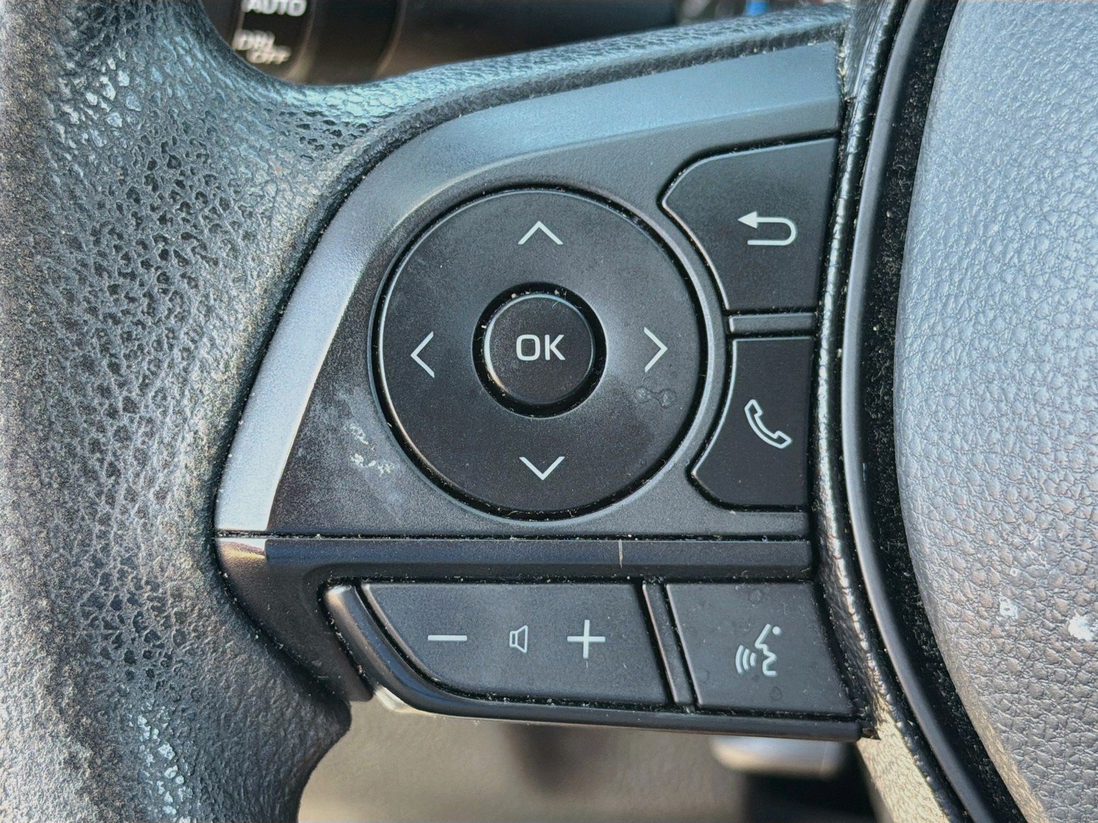 Used 2021 Toyota RAV4 XLE AWD/4WD image 16