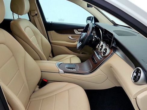 Used 2022 Mercedes-Benz GLC 300 4MATIC image 22