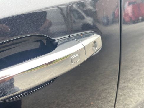 Used 2025 GMC Sierra 1500 SLT image 11