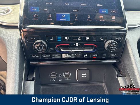 Used 2024 Jeep Grand Cherokee Limited w/ Luxury Tech Group II AWD/4WD image 36